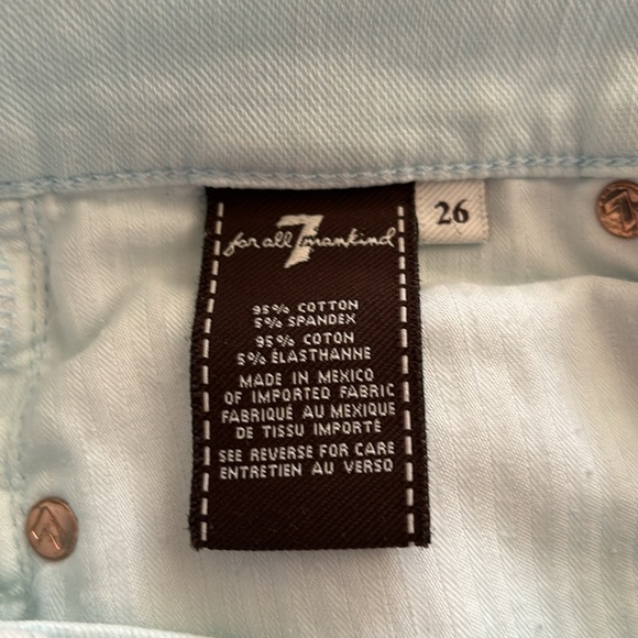 Light blue denim shorts - Picture 3 of 3